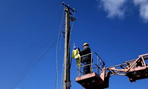 俄匕首从天而降，乌机场遭重创，噩耗不止一个，电力系统也被摧毁
